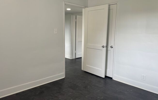 2 beds, 1 bath, 1,050 sqft, $1,150, Unit 31