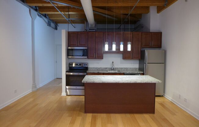 Studio, 1 bath, 550 sqft, $1,850, Unit 606