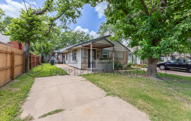 1753 WOODROW CT