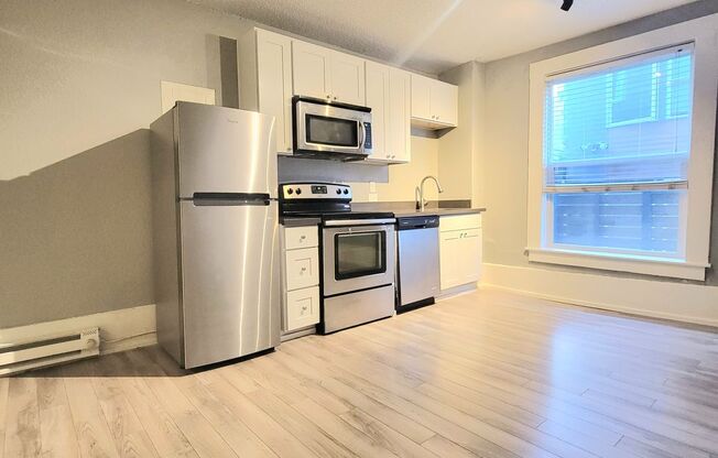 Studio, 1 bath, 275 sqft, $1,190, Unit B5