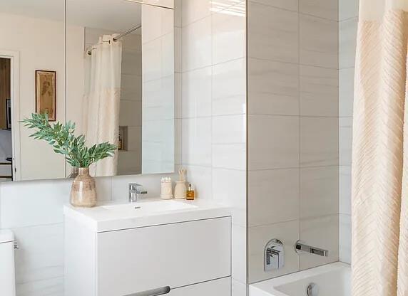 2 beds, 2 baths, $8,975, Unit PHH