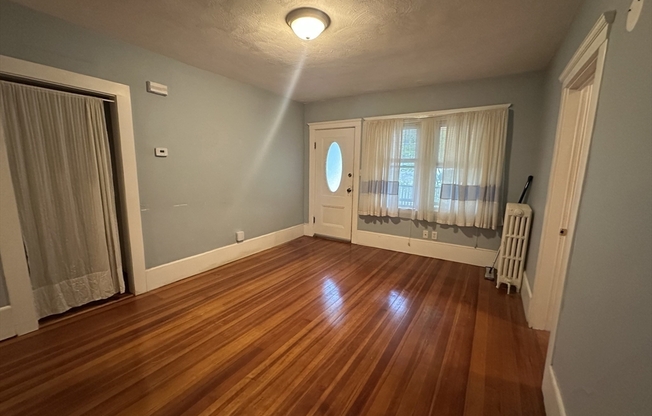 24 HILLSIDE AVE