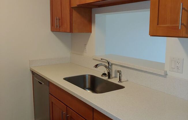 1 bed, 1 bath, 610 sqft, $1,750, Unit B304