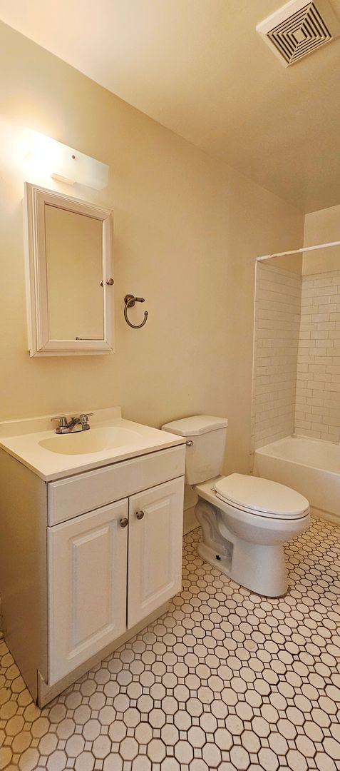 2 beds, 1 bath, 675 sqft, $1,550, Unit 106