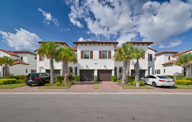 3 bed/2.5 Unfurnished Townhome **NOW AVAILABLE** in Villa Medici!