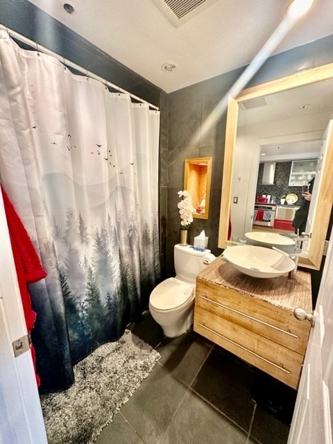 Studio, 1 bath, $2,175, Unit 3G