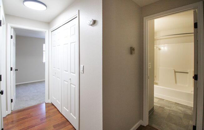 2 beds, 1 bath, 840 sqft, $1,250, Unit 49