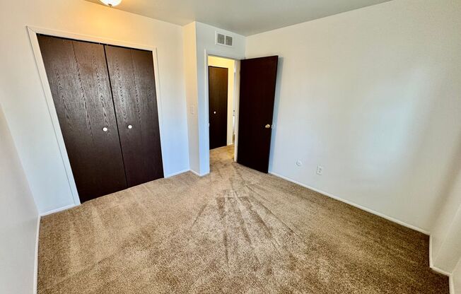 2 beds, 1 bath, 850 sqft, $1,345, Unit 905