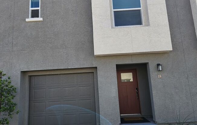 Modern Comfort Meets Vegas Vibes! – Utilities & Internet Included