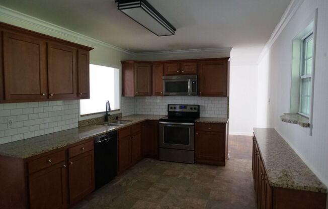 3 beds, 1 bath, $1,400