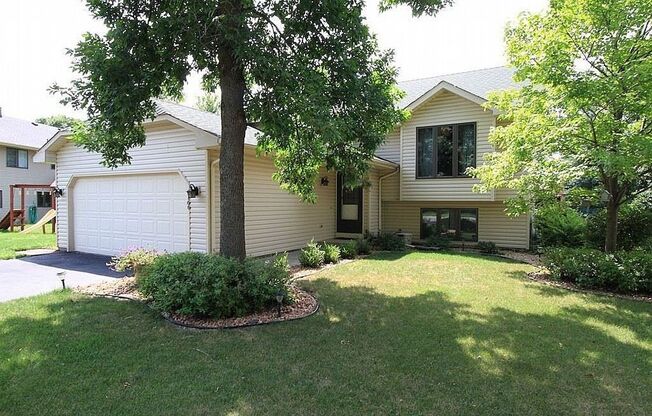 1166 WESTBURY KNL