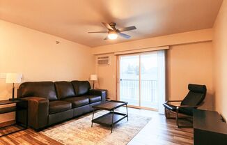 2 beds, 2 baths, $1,425, Unit #210