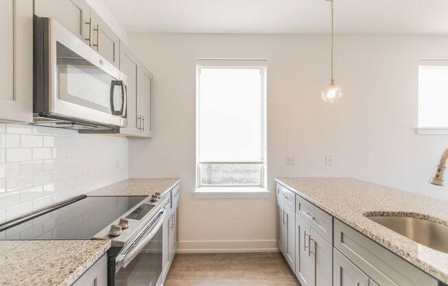 2 beds, 2 baths, 1,100 sqft, $2,450, Unit Unit 403