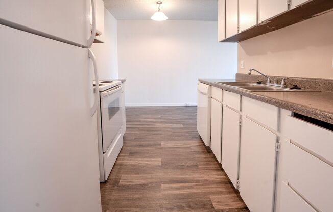 2 beds, 1 bath, 952 sqft, $1,395