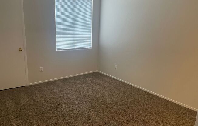 3 beds, 2 baths, $1,695, Unit # 1008