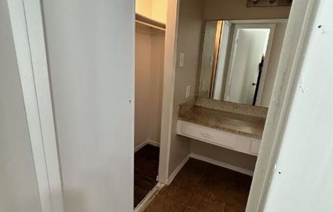 3 beds, 2 baths, 1,350 sqft, $2,055, Unit 3-1623-B