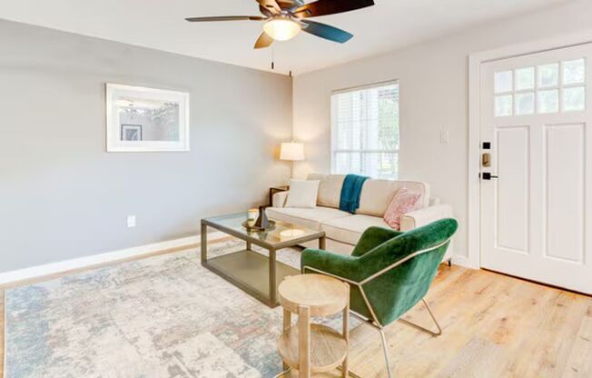 2 beds, 1.5 baths, 1,000 sqft, $1,725, Unit 105