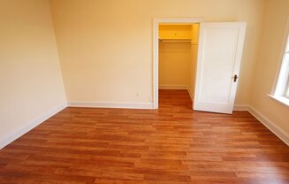 2534 N SAWYER