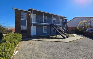 2 beds, 1 bath, $895, Unit 501 Northern Dove Lane - Unit C