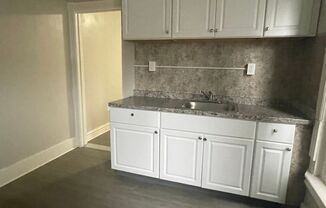 1 bed, 1 bath, $975, Unit 917-919 Unit 1