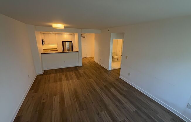 1 bed, 1 bath, $5,200, Unit # 607