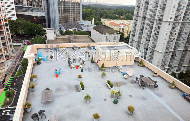 2 beds, 1 bath, 1,054 sqft, $2,200, Unit 728 728