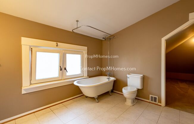 3 beds, 2 baths, $3,299