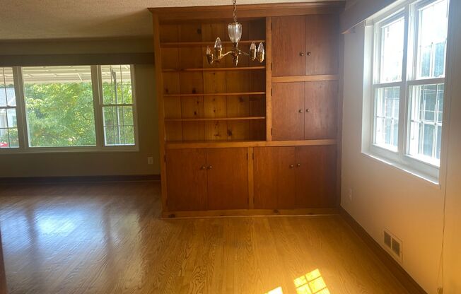 3 beds, 2 baths, $3,850