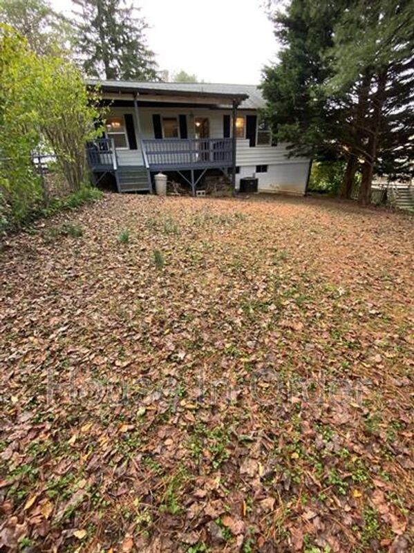 103 CEDAR LN
