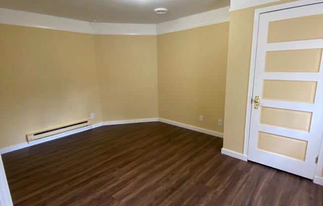2 beds, 1 bath, 1,200 sqft, $1,849, Unit 01