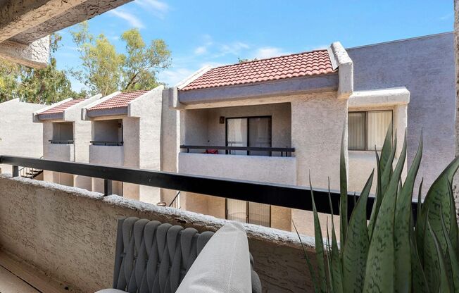 2 beds, 2 baths, 840 sqft, $1,299, Unit 215