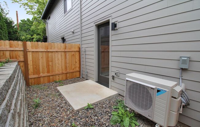 2 beds, 2.5 baths, 914 sqft, $2,295, Unit 5262
