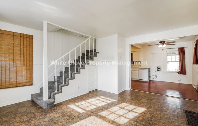 2 beds, 1 bath, $2,545, Unit (Back House)