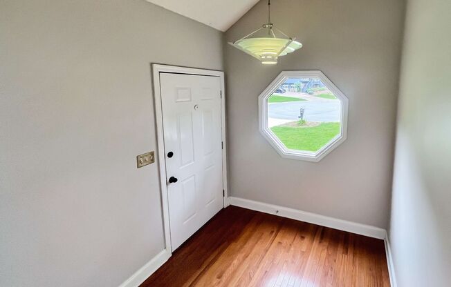 East Cobb 4B / 3BA Home on Cul-de-sac
