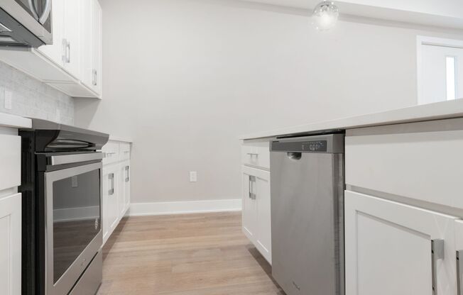 2 beds, 2 baths, $1,750, Unit 100