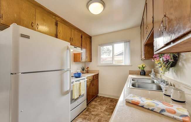Apartments in Sunnyvale CA - Cherry Blossom - Kitchen with Wood-Style Features