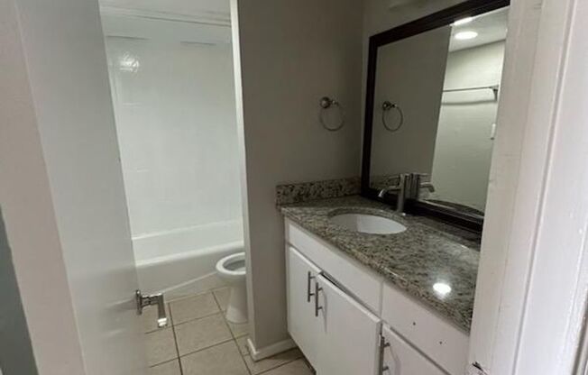 2 beds, 1 bath, 722 sqft, $1,250, Unit C-20