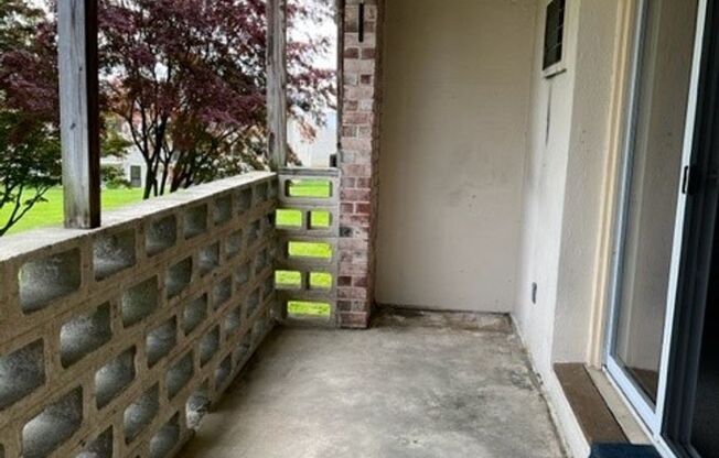 2 beds, 1 bath, 900 sqft, $1,525, Unit 123