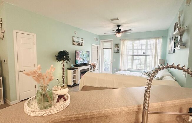 2 beds, 2 baths, $1,800