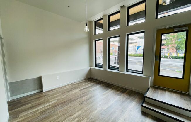 1 bed, 1.5 baths, 659 sqft, $2,460, Unit 111