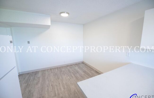 2 beds, 1 bath, 830 sqft, $1,199, Unit 26