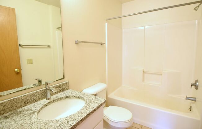3 beds, 1 bath, $3,250, Unit CV 2-J