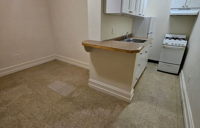Studio, , 171 sqft, $899, Unit 4B
