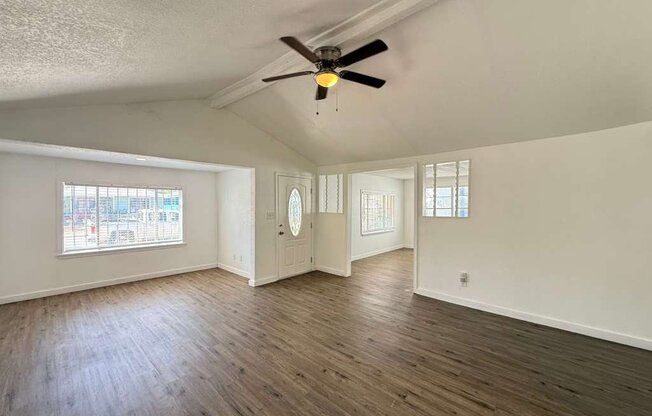 206 SOUTHLAWN