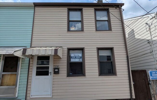 2 Bedroom 1 Bathroom Single Family Home (South Side Flats)