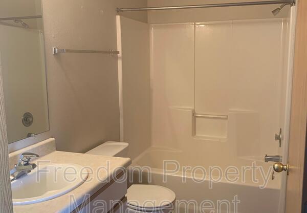 2250 S CHALLENGER LN