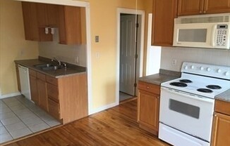 3 beds, 1 bath, 1,150 sqft, $1,995, Unit 3