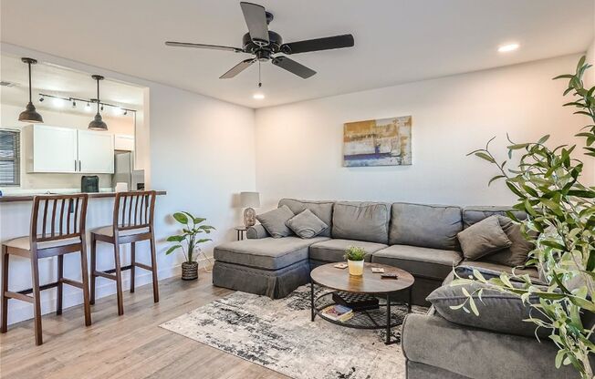 FULLY FURNISHED IN DOWNTOWN HENDERSON