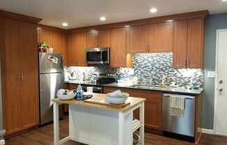 Studio, 1 bath, 480 sqft, $1,895, Unit 75-63