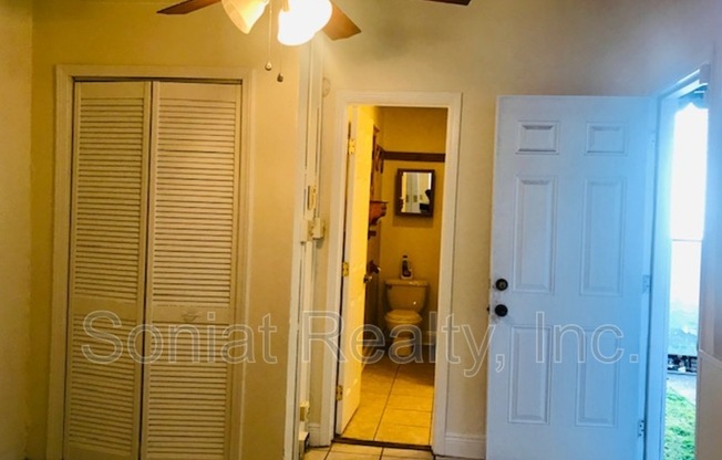 1 bed, 1 bath, 600 sqft, $1,100